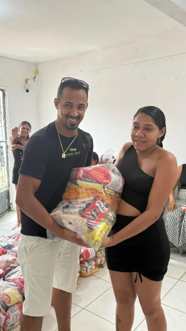 Voluntário da comunidade LTX com carinho